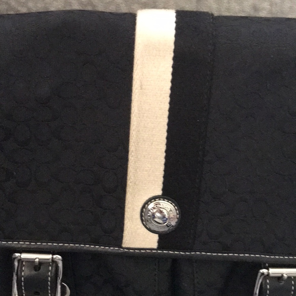 Purse - Picture 2 of 3